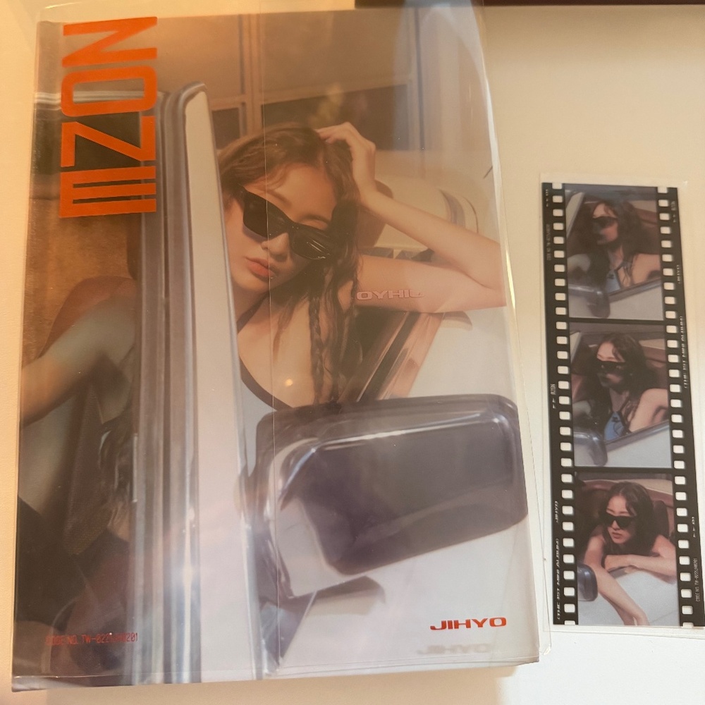 Jihyo Twice Zone album photobook (no CD) Kpop